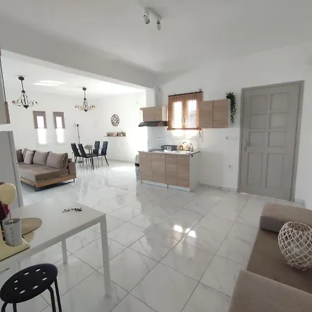 Mia Casa Naousa (Paros)